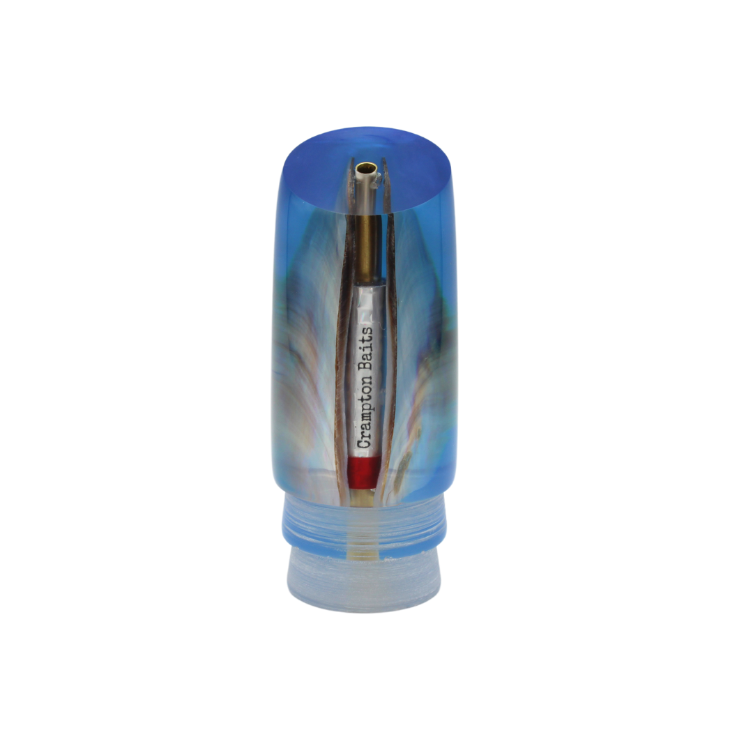 Señuelo para pesca deportiva y señuelo de troleo Crampton Baits. Modelo HoG en color Azul y concha crema. Marea Alta (mareaalta.mx) único distribuidor de Crampton Baits en México.